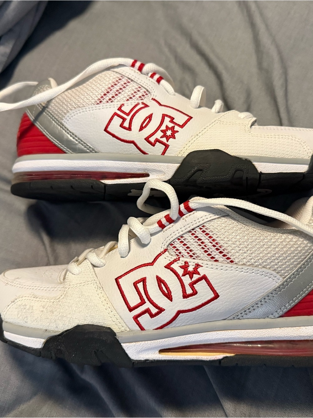 Vintage DC Shoes White and Red “CLEAN” Skate Sneakers size 10, only worn once